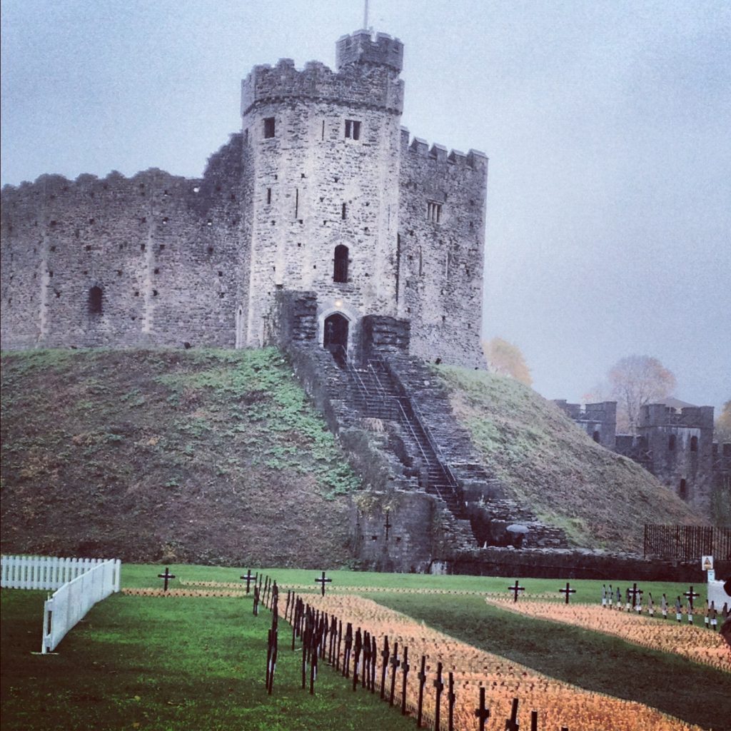 замок короля артура. замок пьерфон мерлин. замок короля артура. замок камелот англия. замок камелот англия.